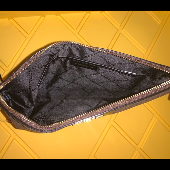 MK LARGE ZIP POUCH - Picture 3 of 5